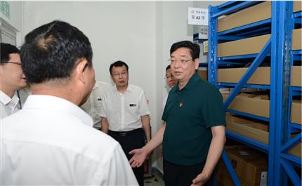 河南航投黨委書記、董事長張明超 深入中原龍浩開展“不忘初心、牢記使命”主題教育調研